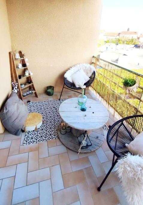 Apartament Un Nid D'Amour Ruoms Zewnętrze zdjęcie